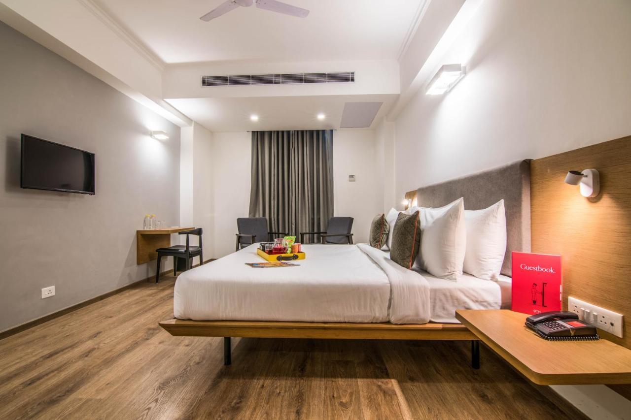 Oyo Townhouse 028 Corporate Suite ノイダ エクステリア 写真